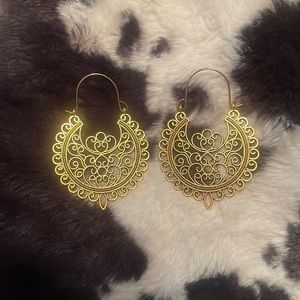 Gold earrings